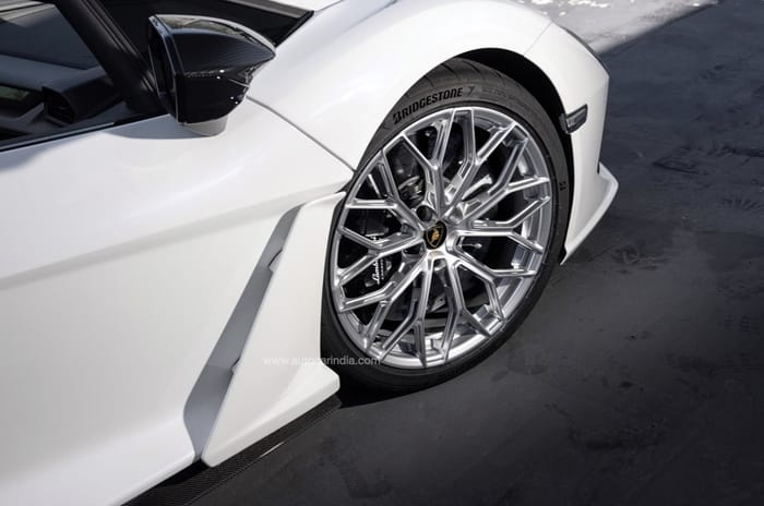 Lamborghini Revuelto review: Effortless 1015hp hybrid supercar